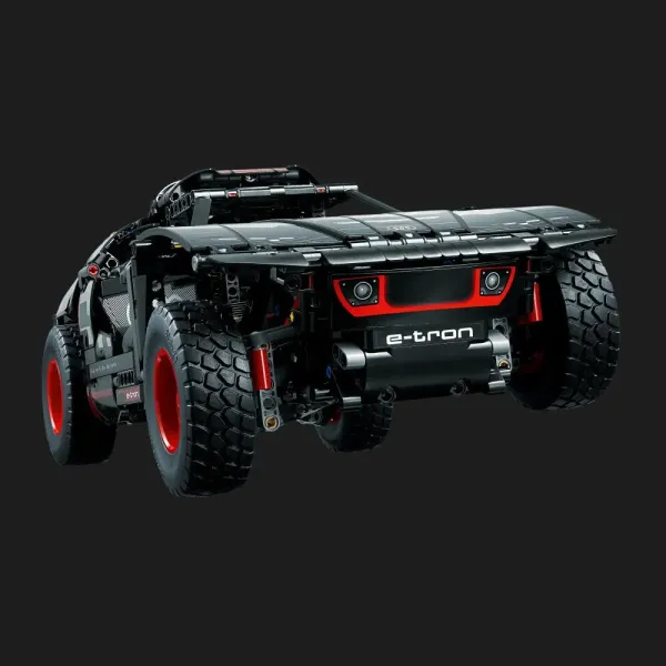 Конструктор LEGO Technic Audi RS Q e-tron (42160)