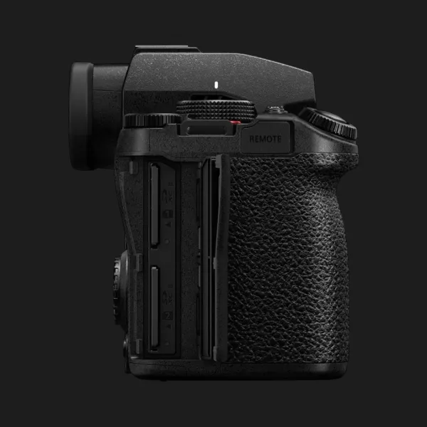 Цифровий фотоапарат Panasonic Lumix S DC-S5 II Body (DC-S5M2EE) (Standard)