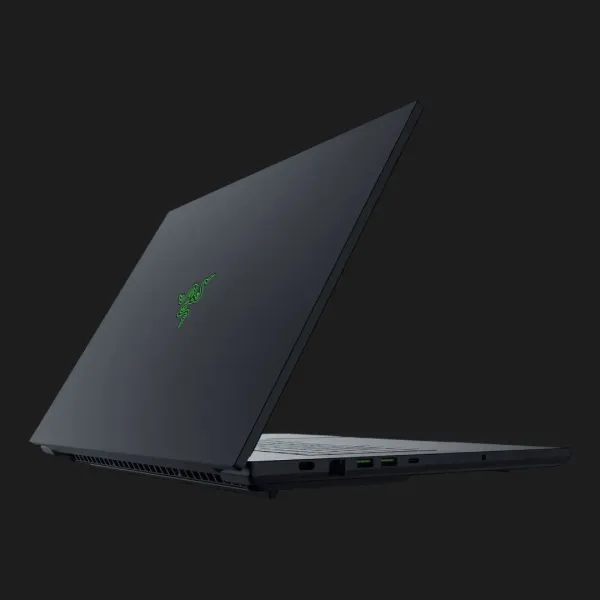 Ноутбук Razer Blade 18 18" (Intel Core Ultra 9/128GB/8TB (SSD)/RTX 5090) (RZ09-052994ER9-R3U1) (Standard)